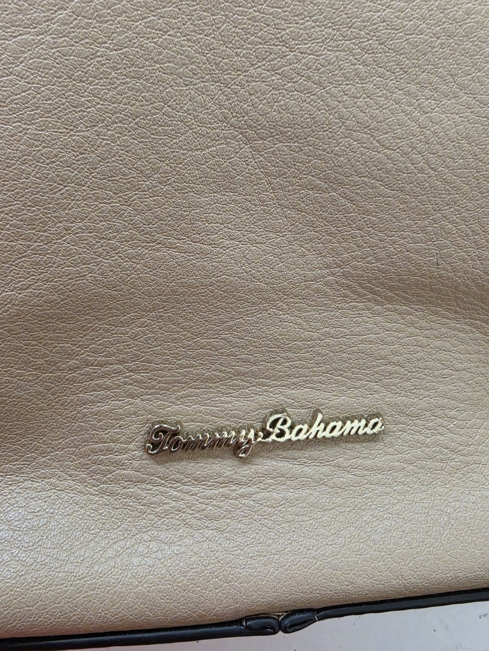 Tommy Bahama leather crossbody - Picture 6 of 6